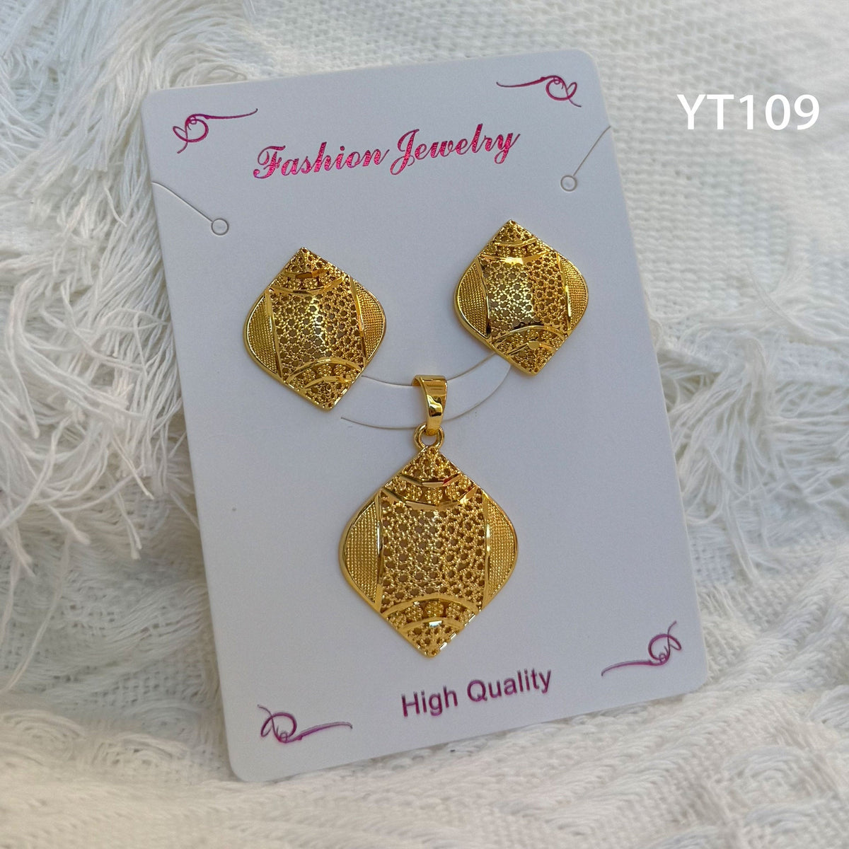 Niche Design Mild Luxury Retro Golden Versatile Jewelry Set