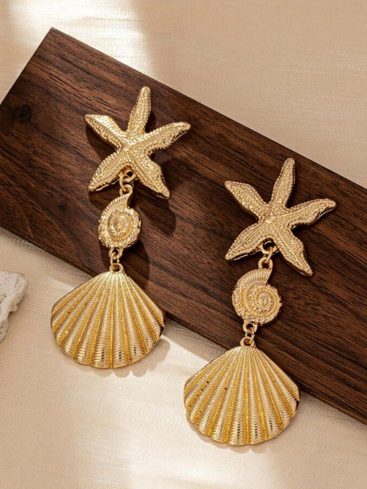 Women's Beach Style Retro Exaggerated Golden Scallop Versatile Creative Shell Starfish Earrings