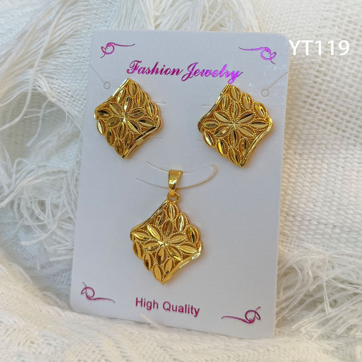 Niche Design Mild Luxury Retro Golden Versatile Jewelry Set