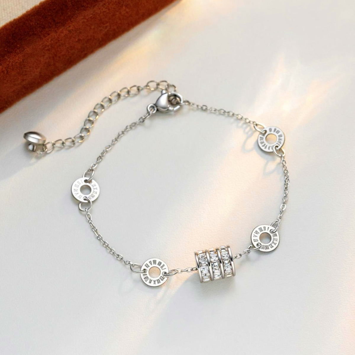 Small Waist Titanium Steel Female Special Interest Light Luxury High-grade Bracelets