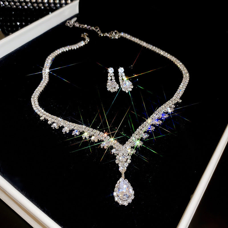 Women's Style Geometric Water Drop Fashion Short Light Jewelry Set