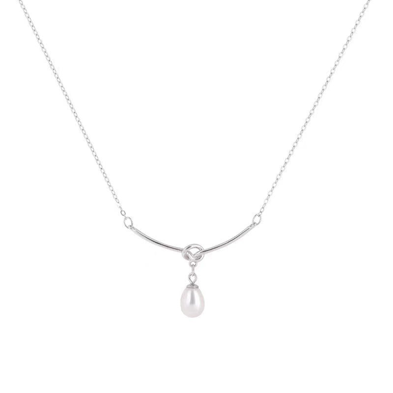 Female Niche Design High-grade Pearl Sterling Sier Clavicle Chain Light Necklaces