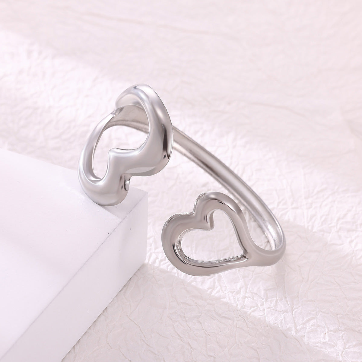 Women's Minimalist Heart Irregular Metal Glossy Surface Bracelet