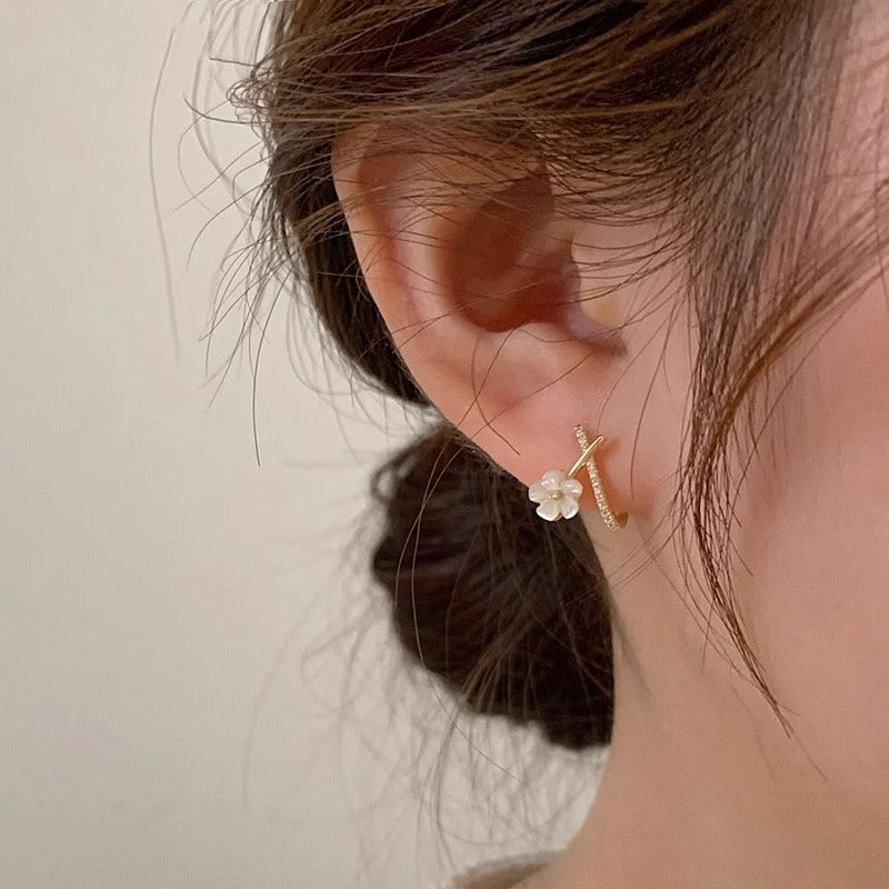 Women's Compact Mini Flower For Trendy Elegant Wild Niche Sweet Earrings