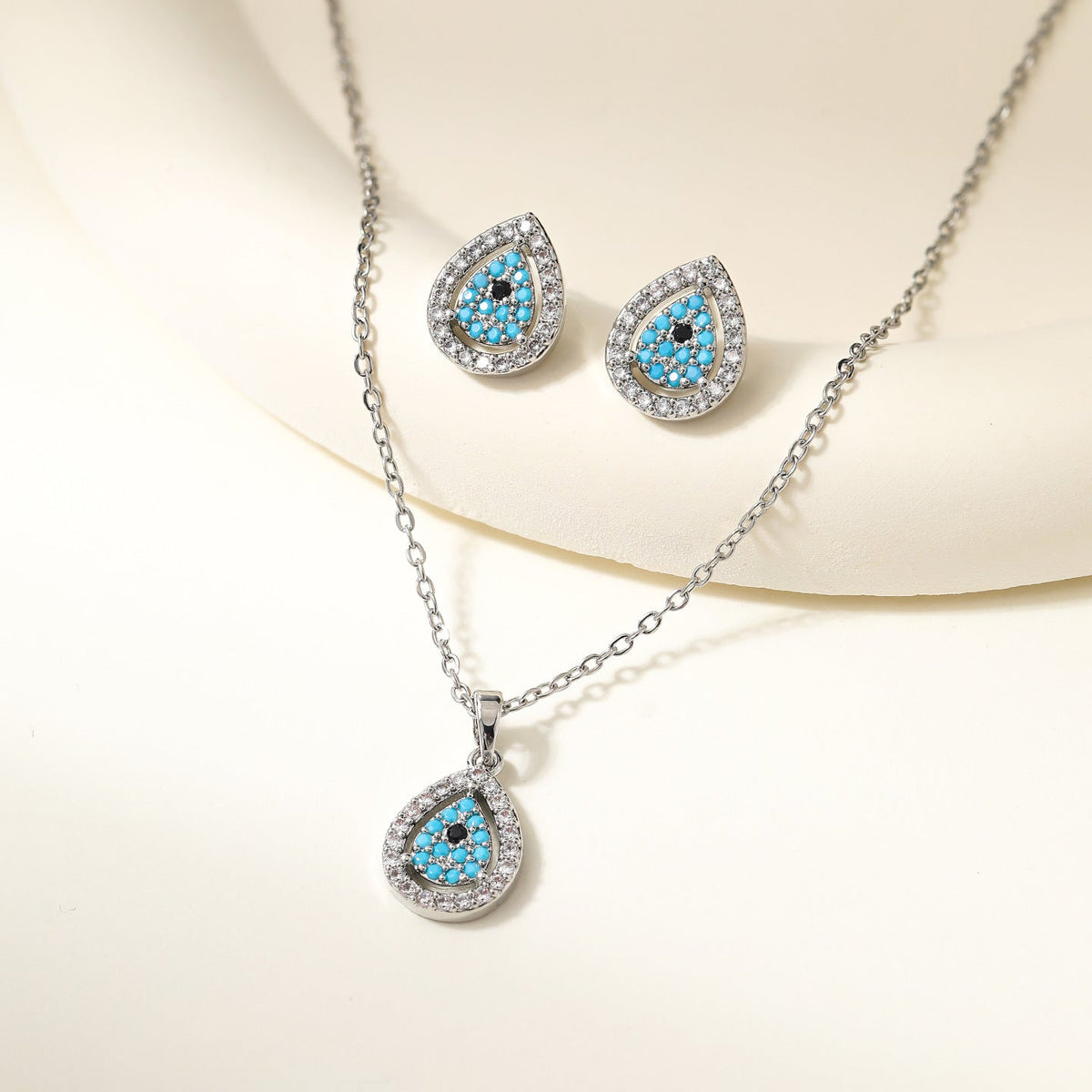 Women's Clover Diamond In The Debris Butterfly Necklaces