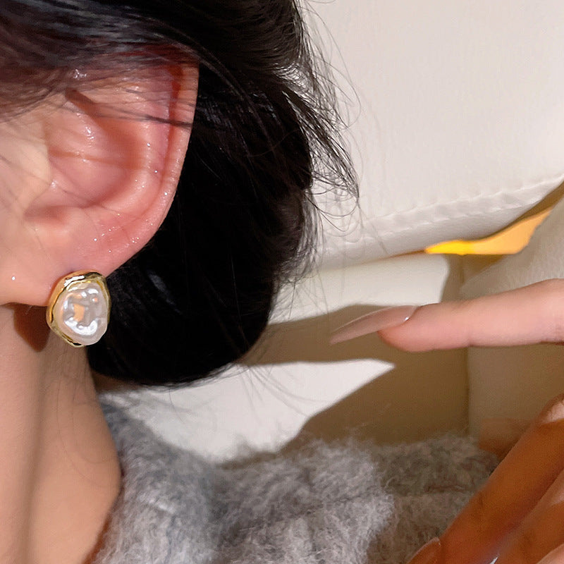Women's Retro Trendy Irregular Ear Personality Pearl Stud Earrings