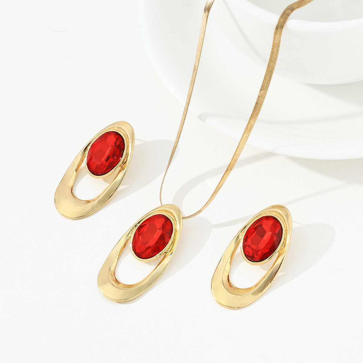Women's Vintage Oval Three Buckle Charm Creative Refined Exaggerated Necklaces