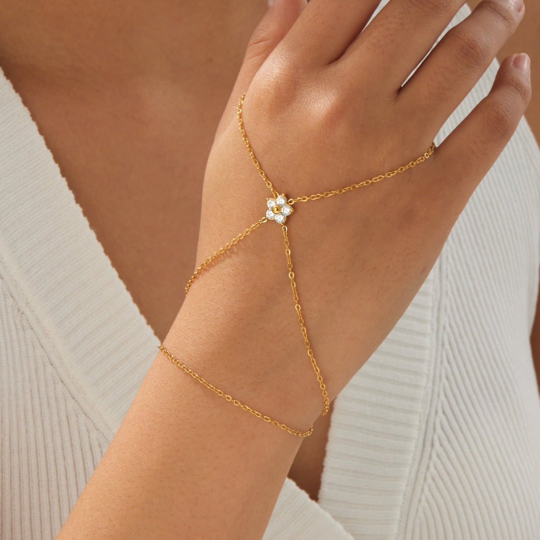 Women's Creative Design Diamond Flower Finger Gold-plated Bracelets