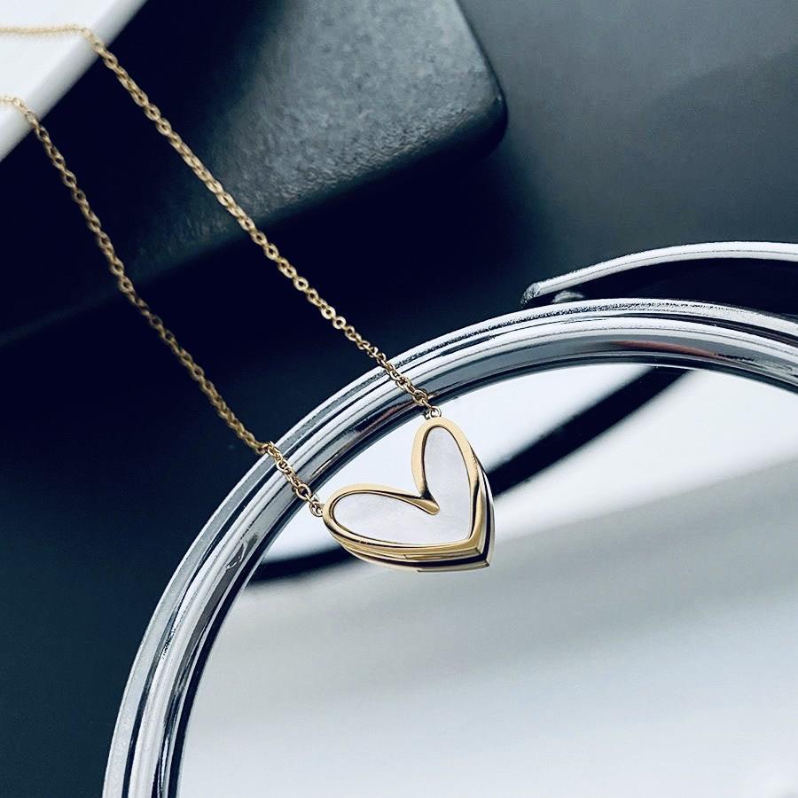 Steel Love Female Niche Luxury Clavicle Necklaces