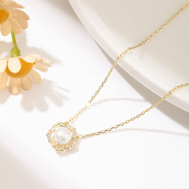 Women's Pearl Camellia High-grade Light Luxury Minority Clavicle Necklace