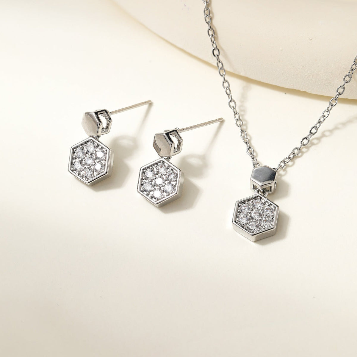 Women's Clover Diamond In The Debris Butterfly Necklaces