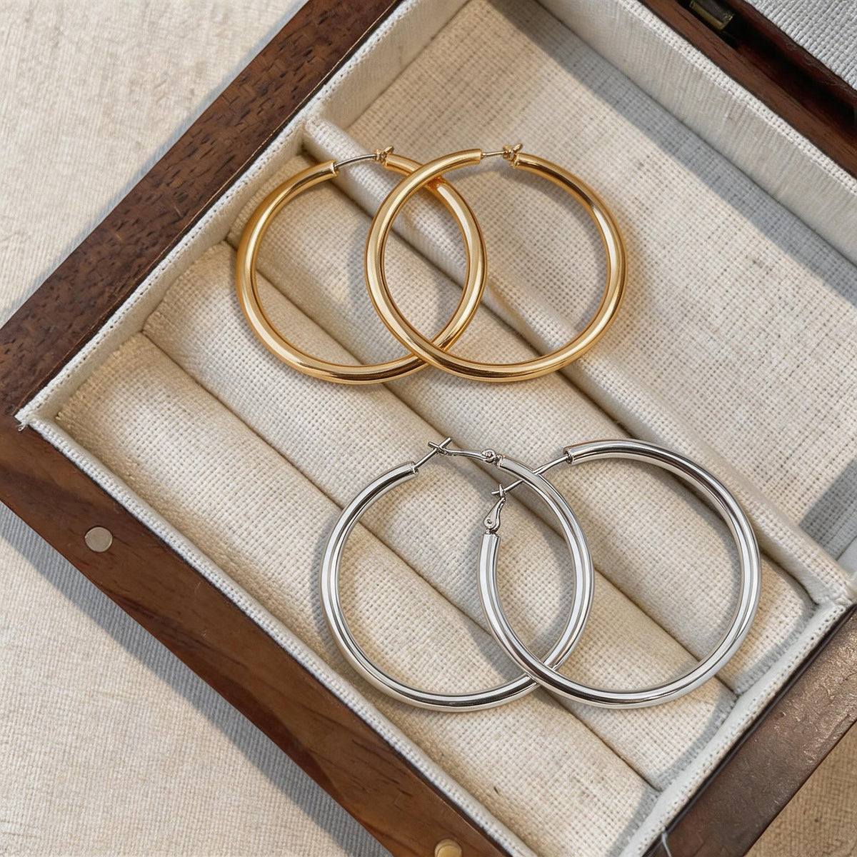 Cold Style Metal Circle Ear Simple Fashionable Light Luxury Minority Rings