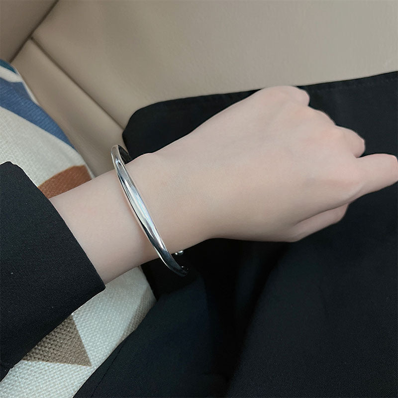 Geometric Streamline Female Temperament Simple Cold Style Bracelets