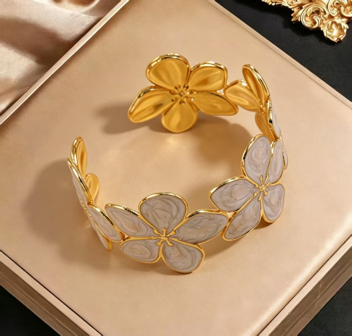 Glaze Flowers Stainless Steel Female High Sense Personality Wild Flower Bracelets