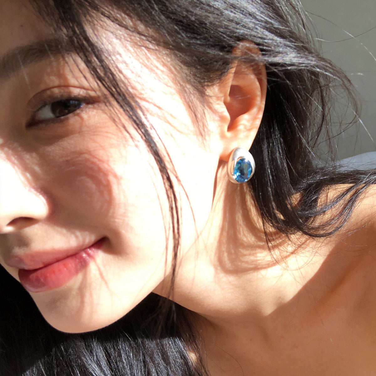 Women's Irregular Sier Brushed Color Super Flash Glass Temperament Stud Earrings