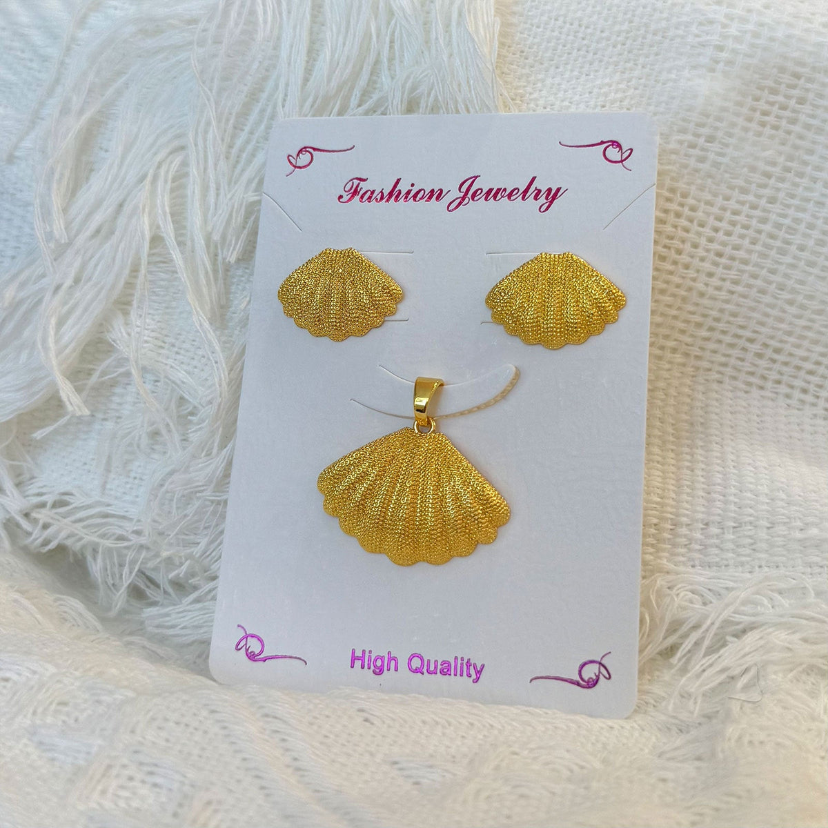 Niche Design Mild Luxury Retro Golden Versatile Jewelry Set