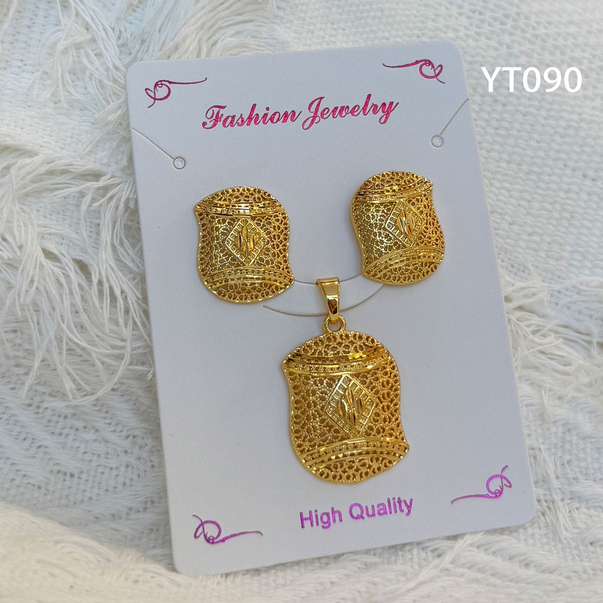 Niche Design Mild Luxury Retro Golden Versatile Jewelry Set