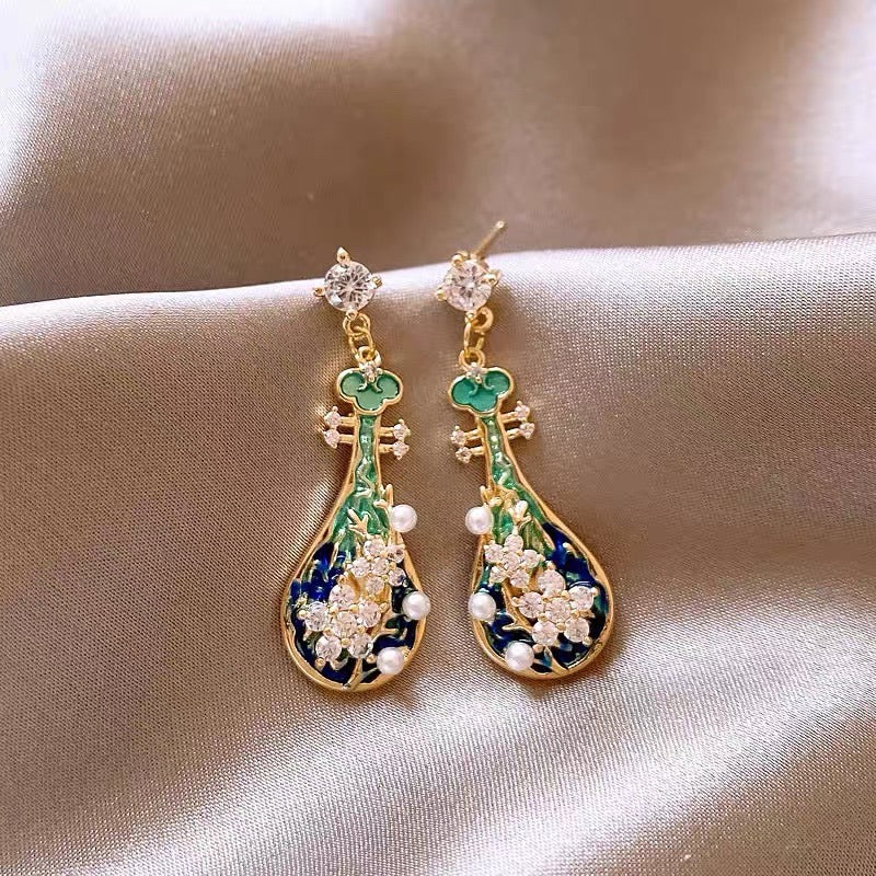Jardin Monet Blue Glaze Flowers Pipa Pearl Chinese Retro Light Stud Earrings