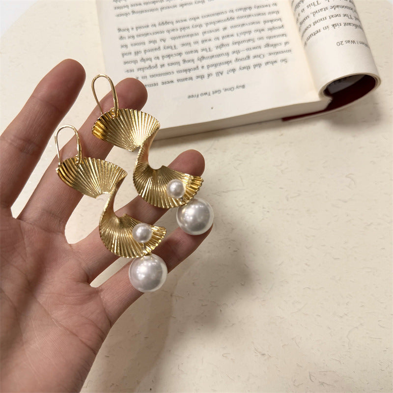 Style Wave Fan-shaped Pearl Tassel Eardrops Retro Affordable Luxury Metal Earrings
