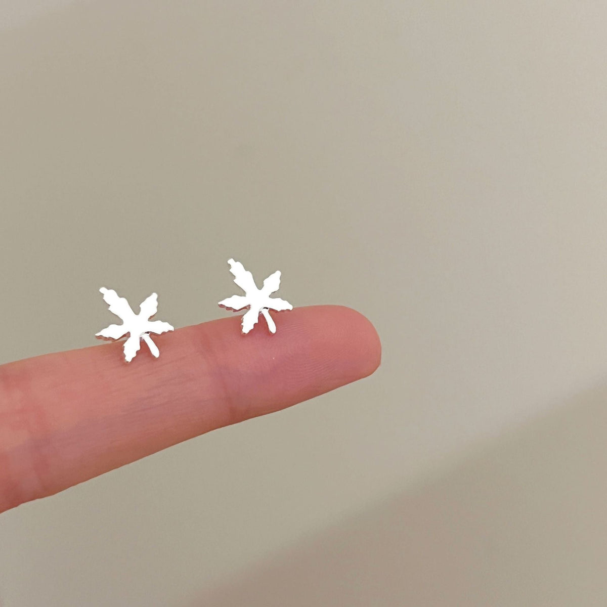 High-grade Bow Small Sier-plated Geometric Korean Earrings