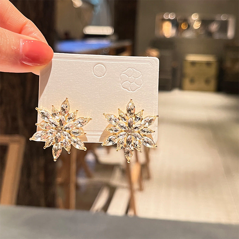 Women's Sier Needle Versatile Style High-grade Crystal Flower Trendy Full Diamond Earrings