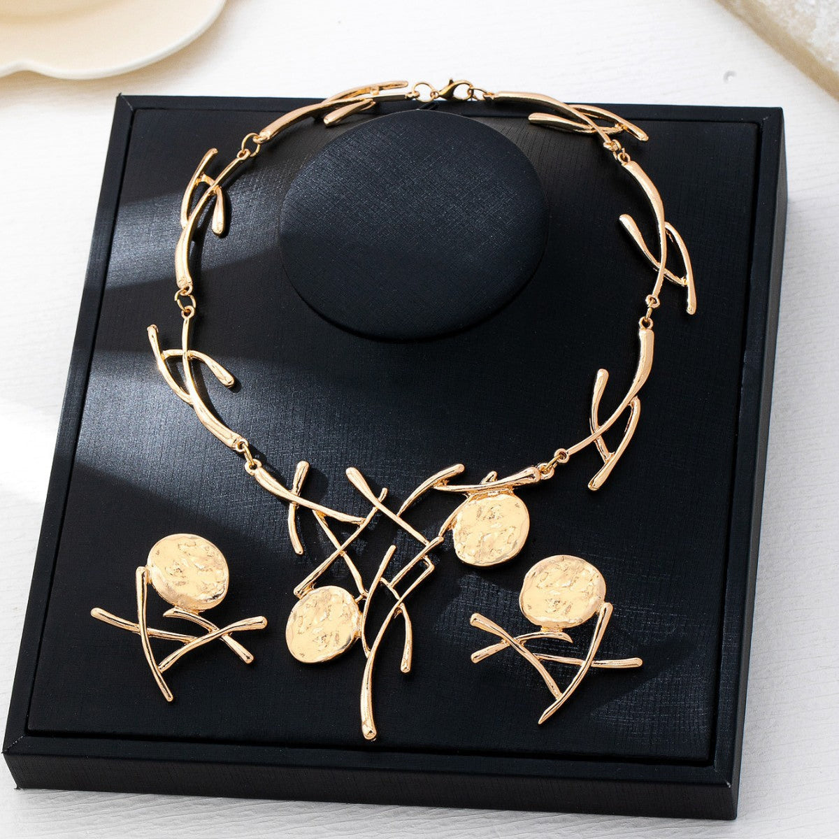Branches Tendrils Metal Wafer Collision With Lines Lifting Wear Artistic Jewelry Set