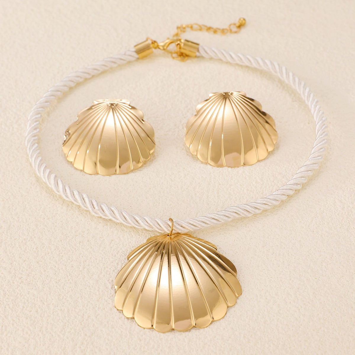 Women's Exaggerated Personalized Vacation Style Shell Simple Necklaces