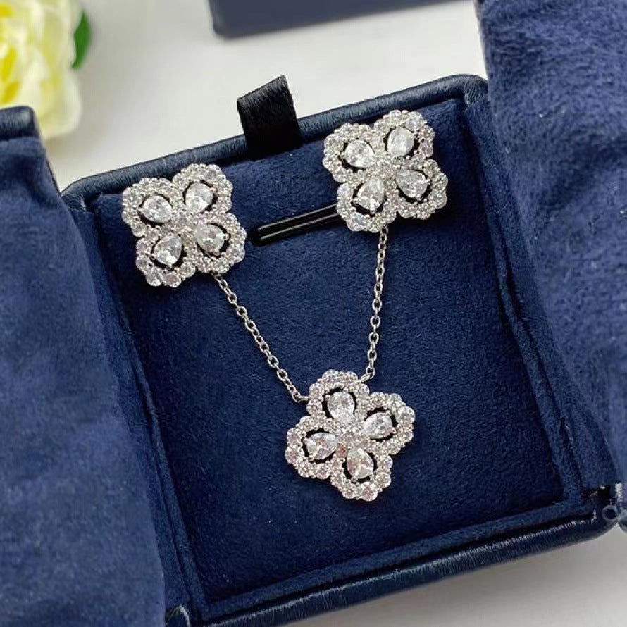 Four-leaf Clover Ear Light Luxury Minority Full Diamond Clavicle Pendant