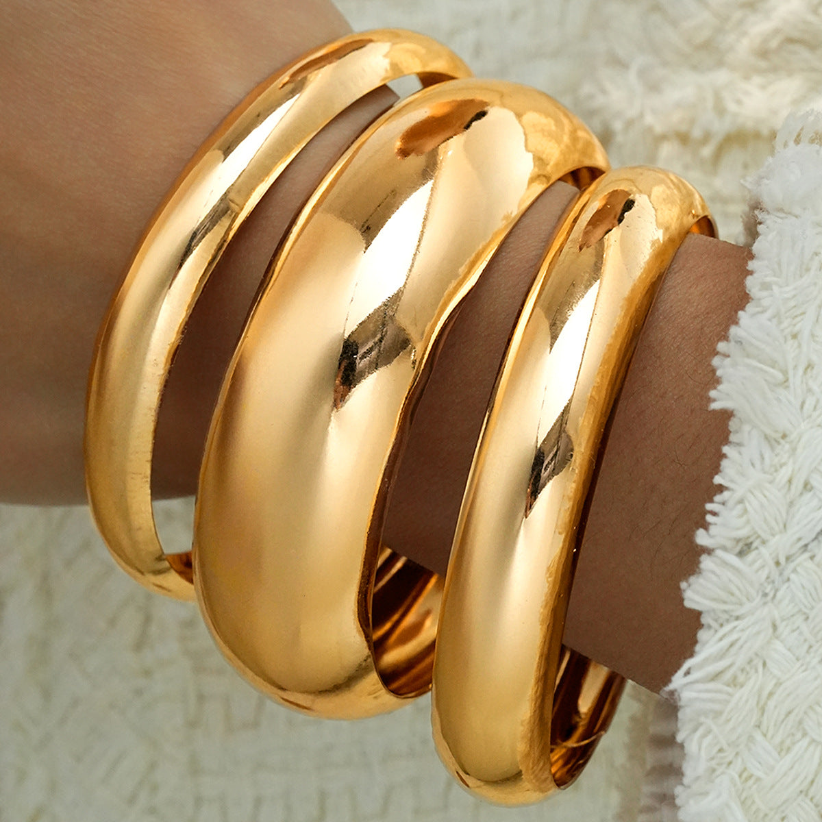 Fashion Metal Scenery Female Exaggerated Personalized Wide Face Bracelet