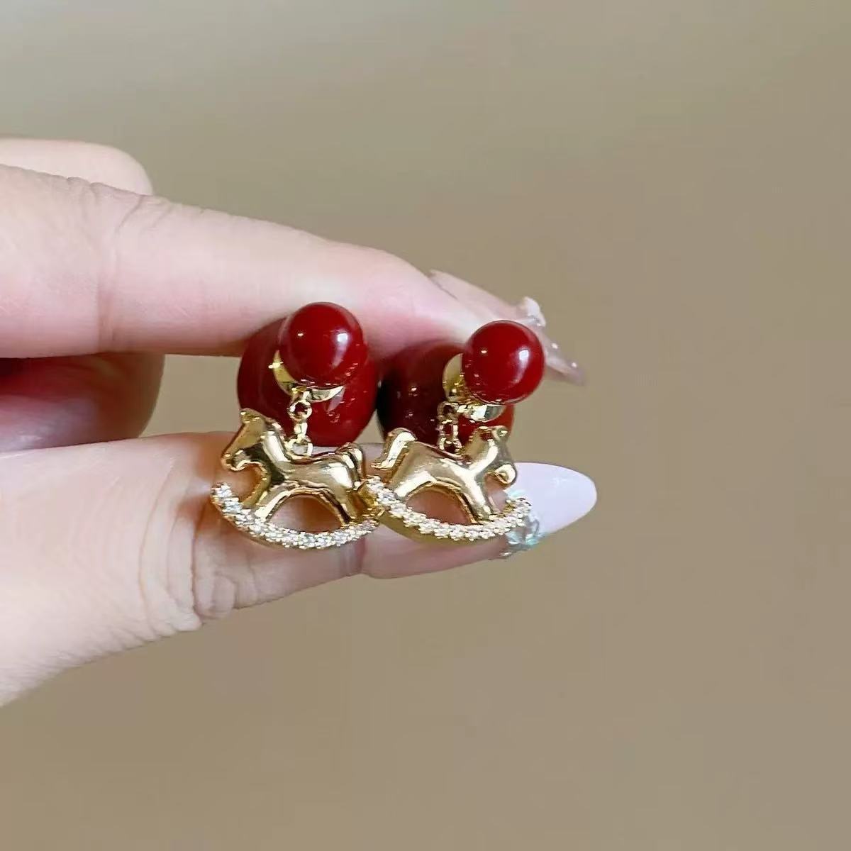 Red Unique Design Fashionable Light Luxury Premium Stud Earrings