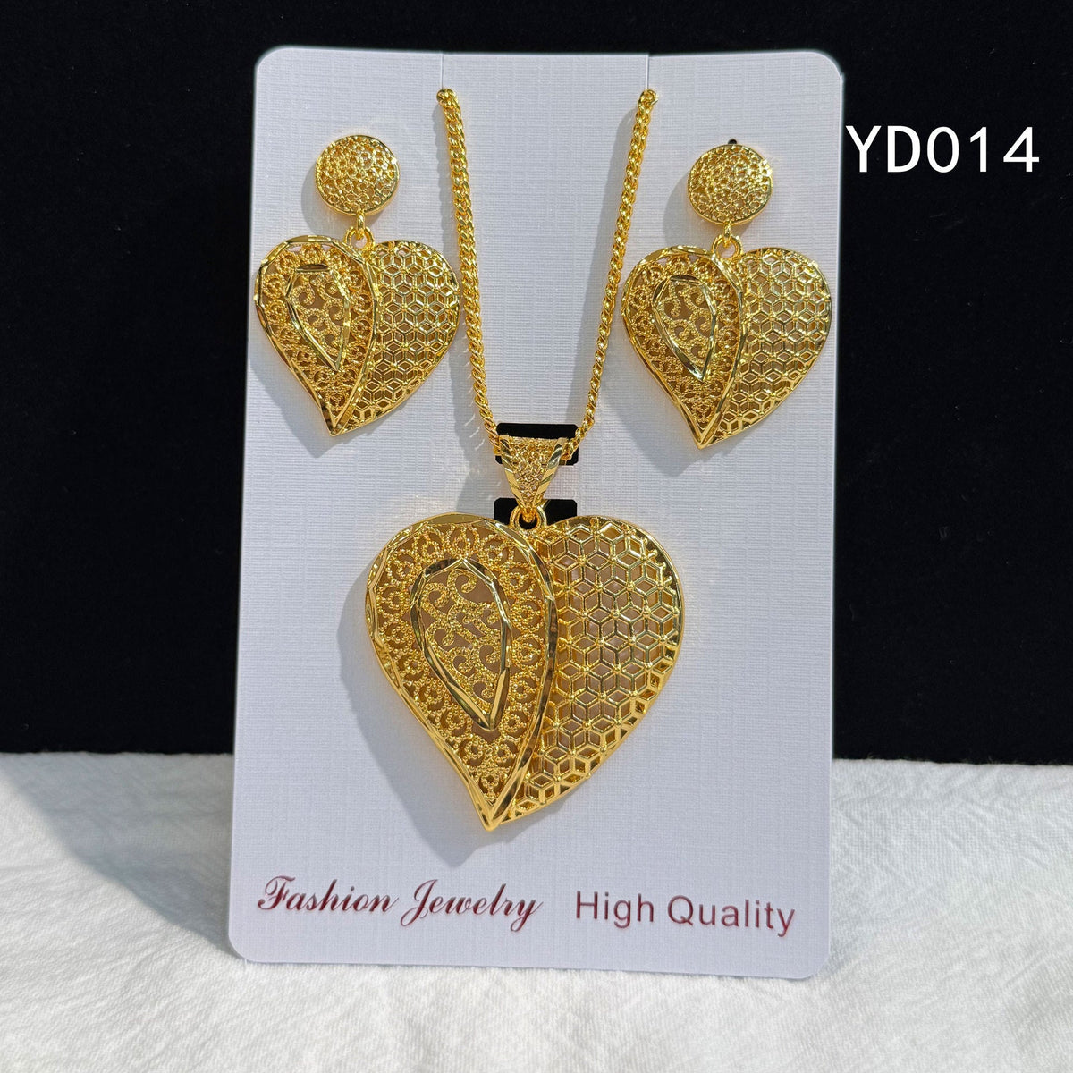 Retro Hollow Light Luxury Gold Love Plated Ethnic Jewelry Set