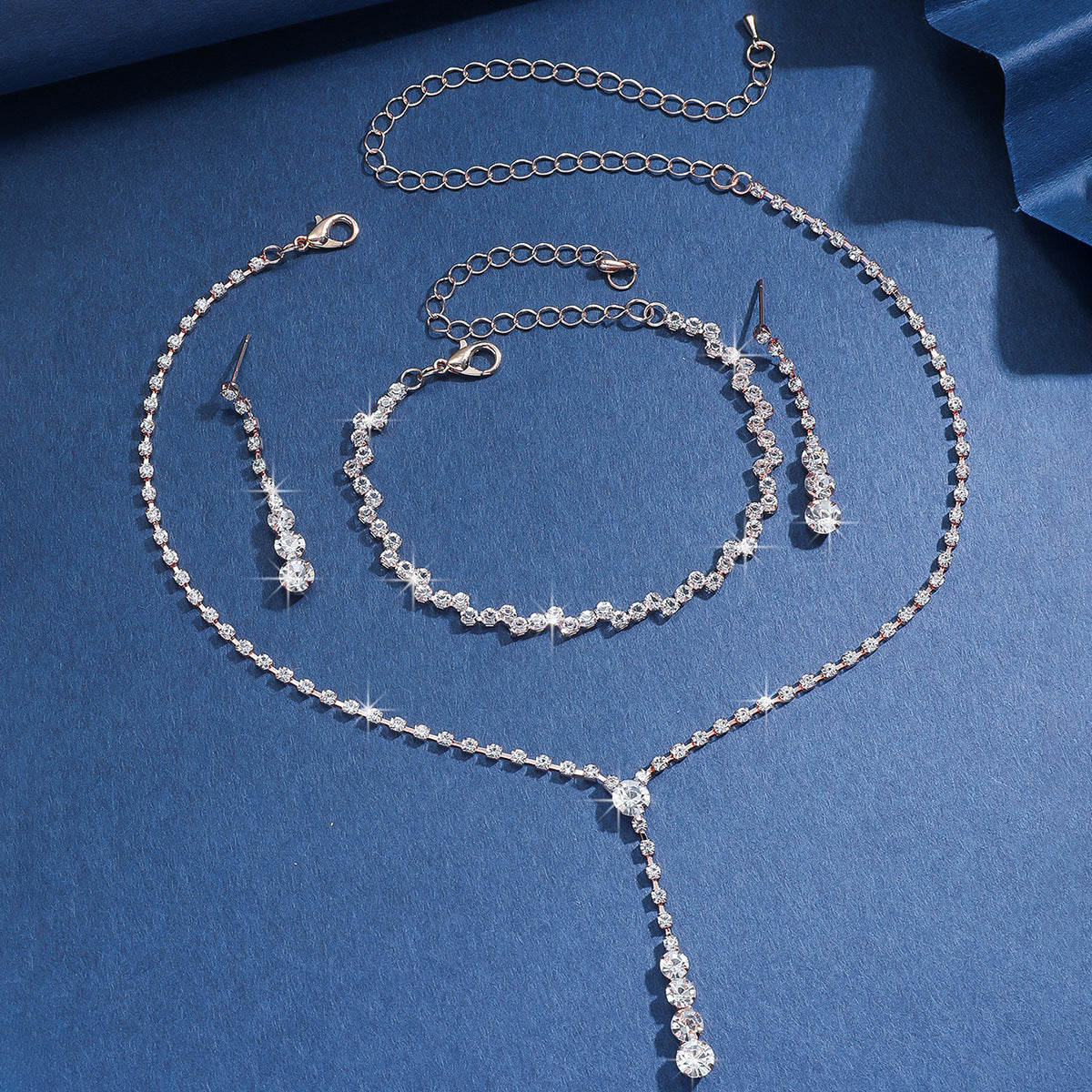 Women's Fashion Light Luxury Zircon Clavicle Chain Design Rhinestone Necklaces