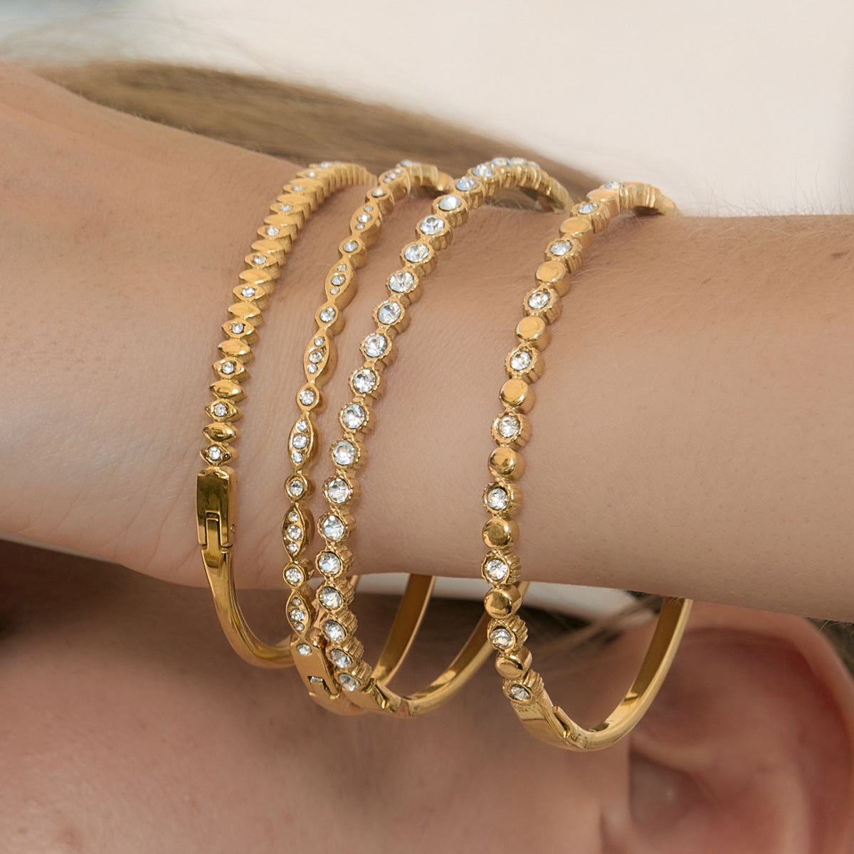 Women's Ding Stainless Steel Rhinestone Twin Titanium Light Bracelet
