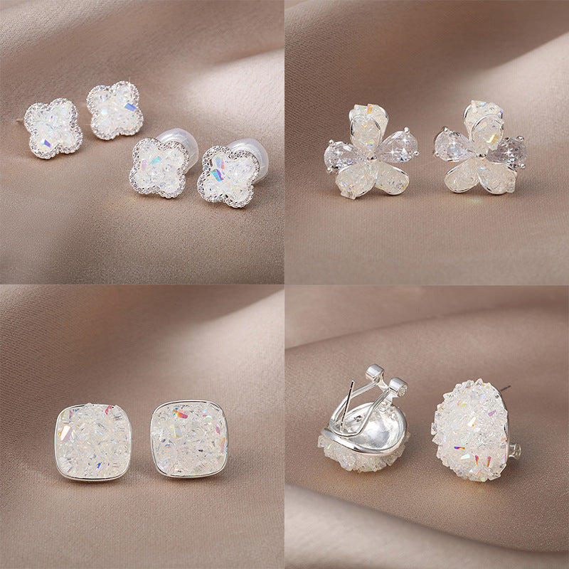 Flower-de-luce Light Luxury High-grade Clover Color Earrings