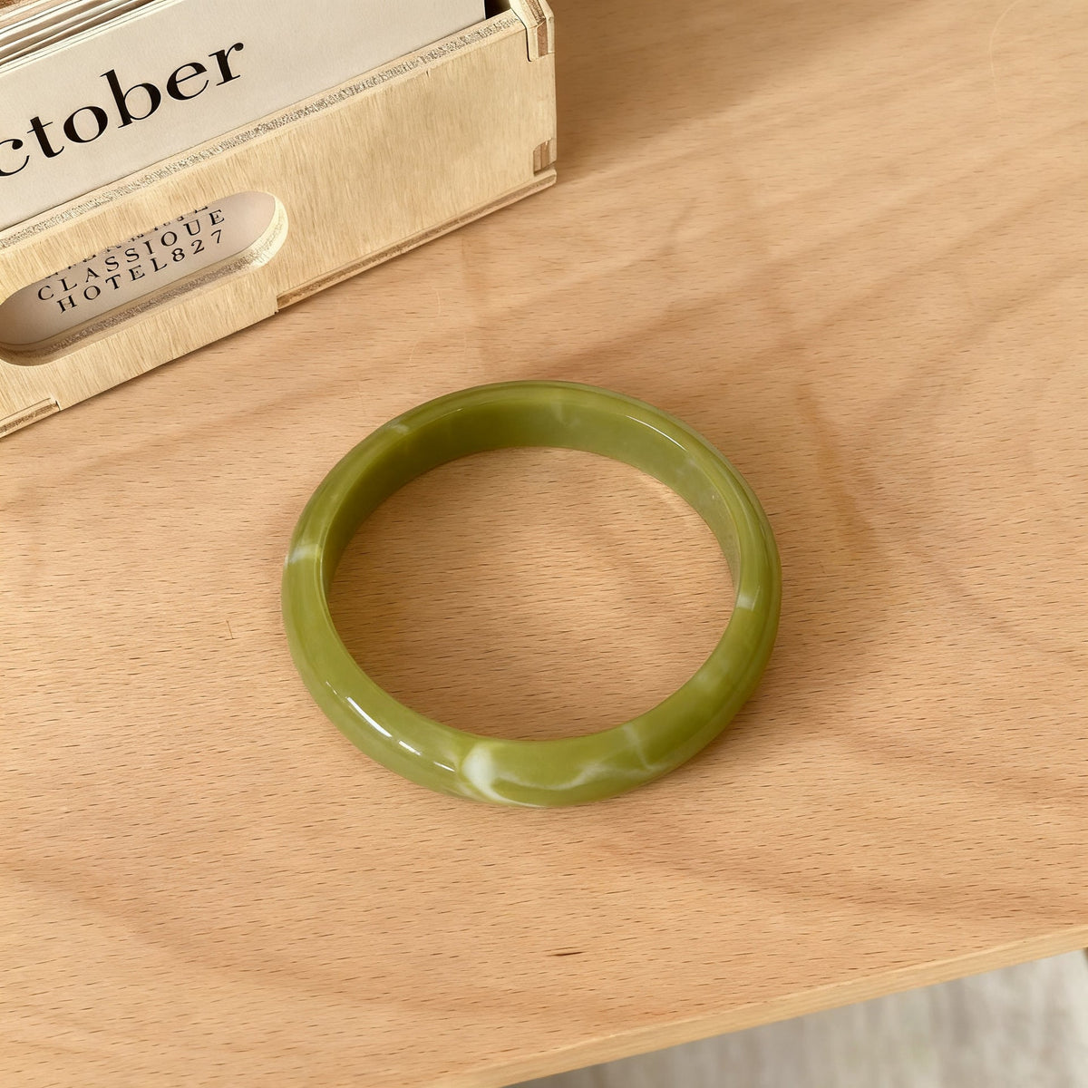 Fashion Trend Niche Round Resin Retro Blooming Bracelet