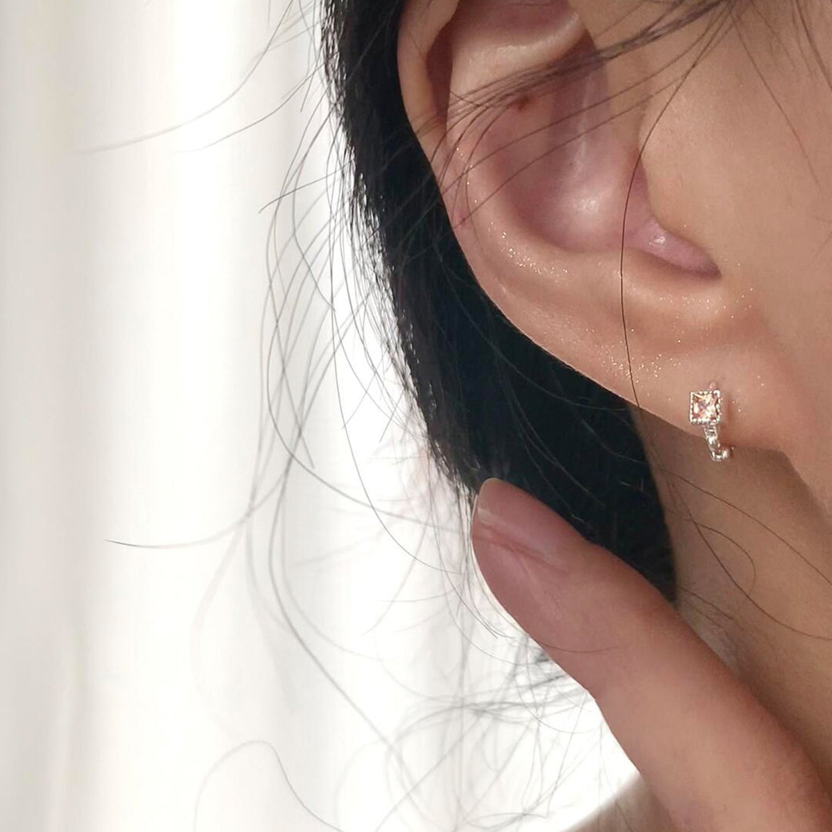 Cube Sugar Zircon Female Style Design Light Luxury Earrings