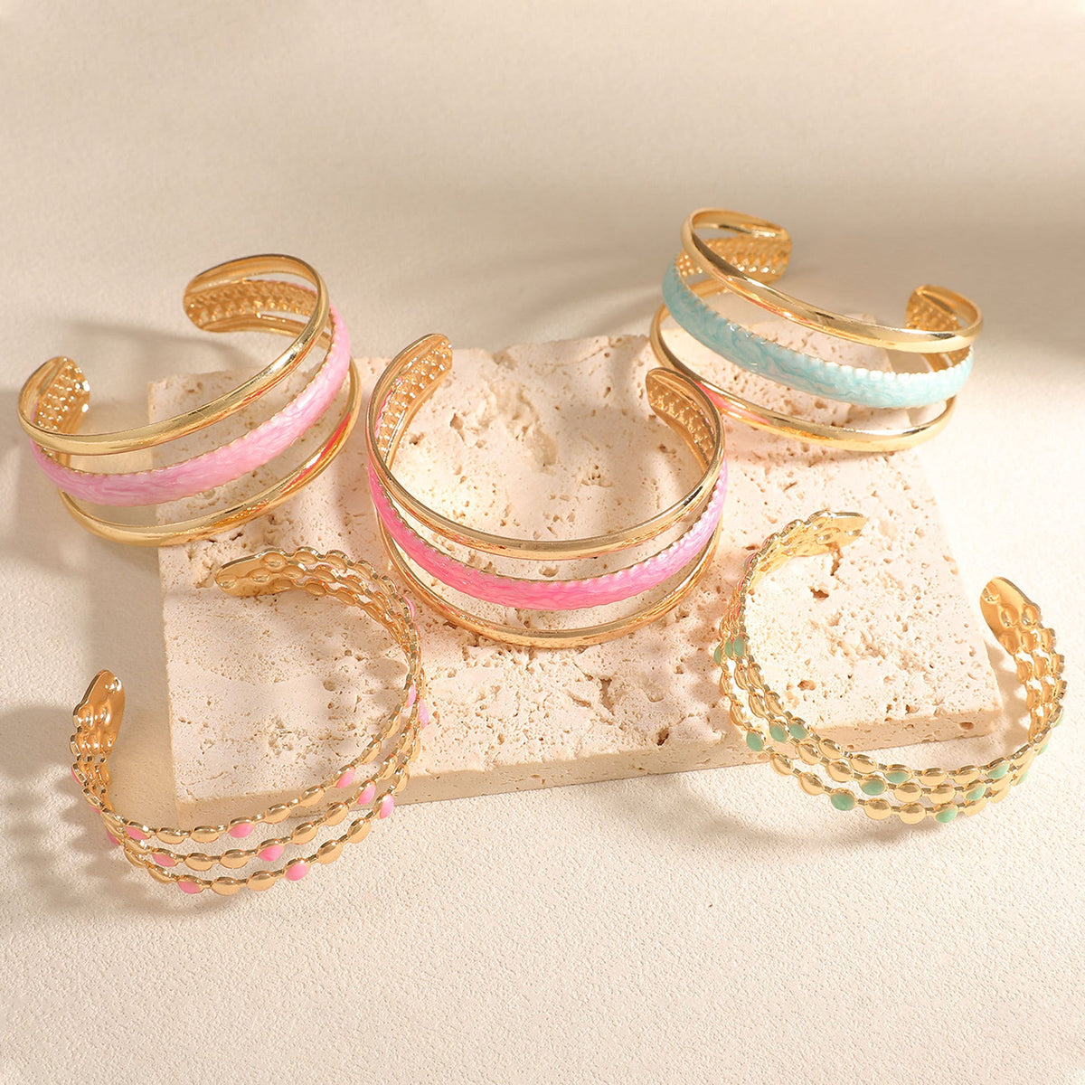 Geometric Hollow Color Light Luxury High-grade Drop Oil Opening Fashion Bracelet