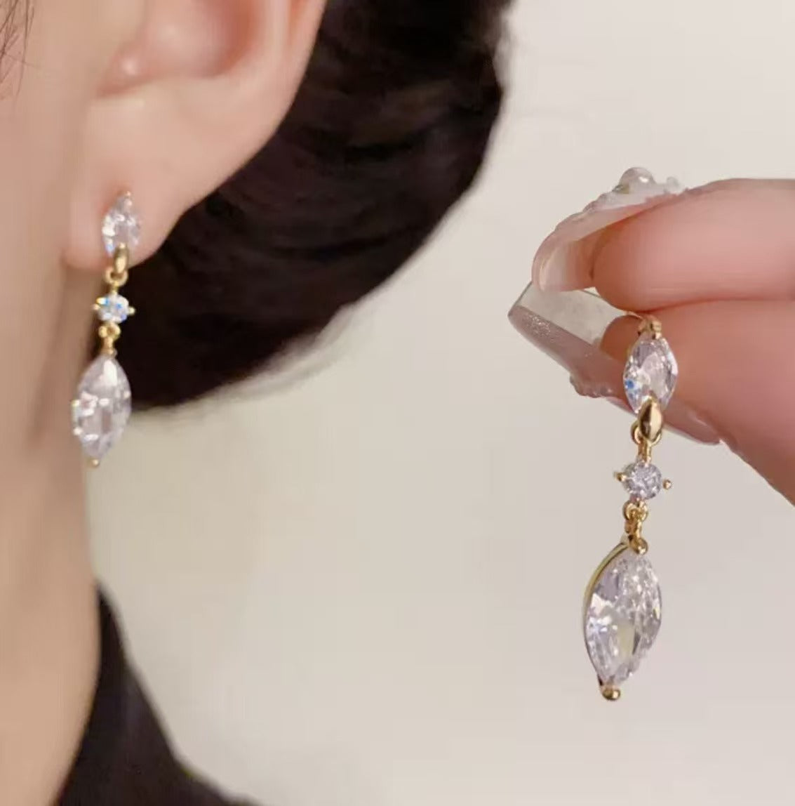 Women's Water Drop Zircon Light Luxury Temperament High-grade Stud Earrings