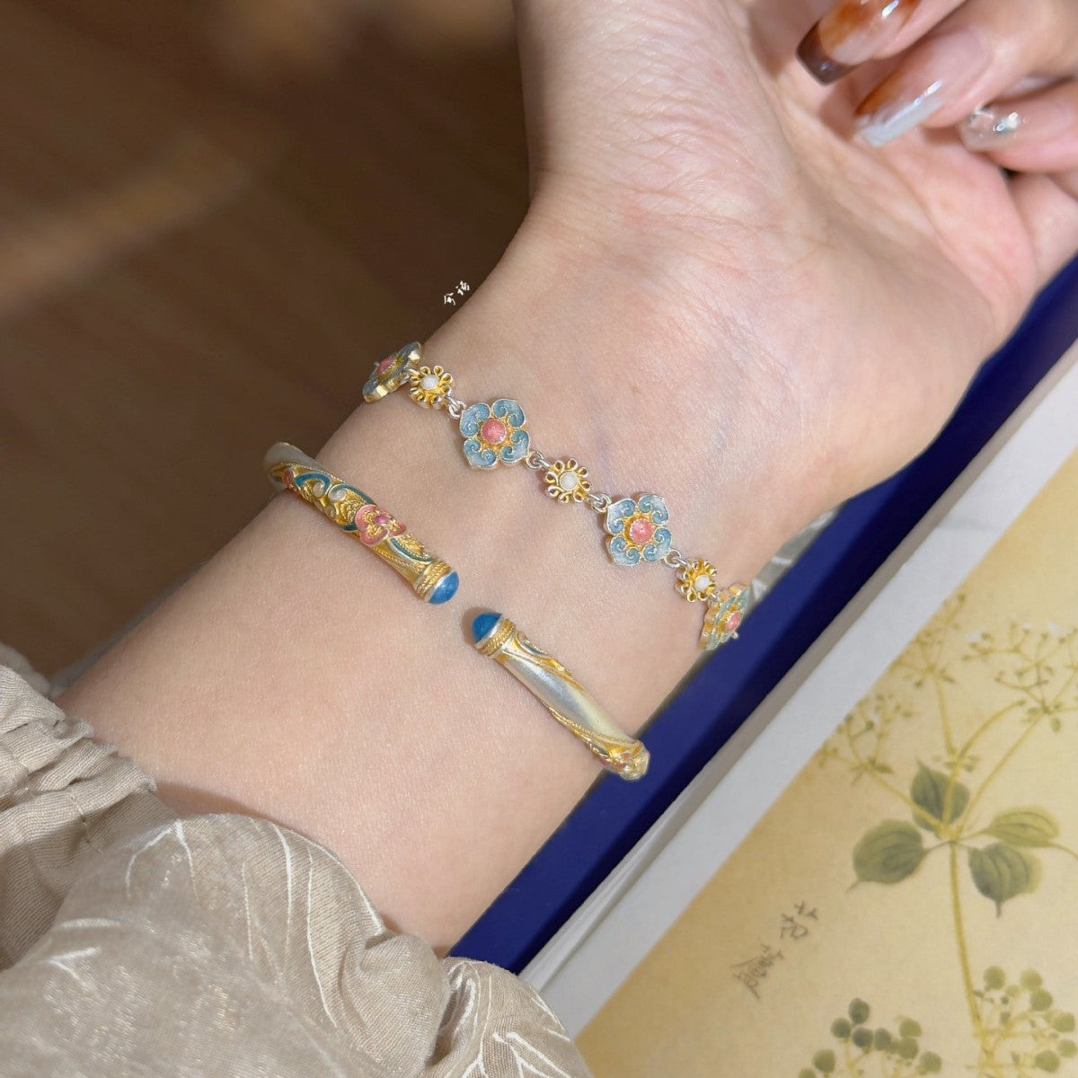 Style Chinese Gold Enamel Four-leaf Flower Solid Auspicious Bracelets