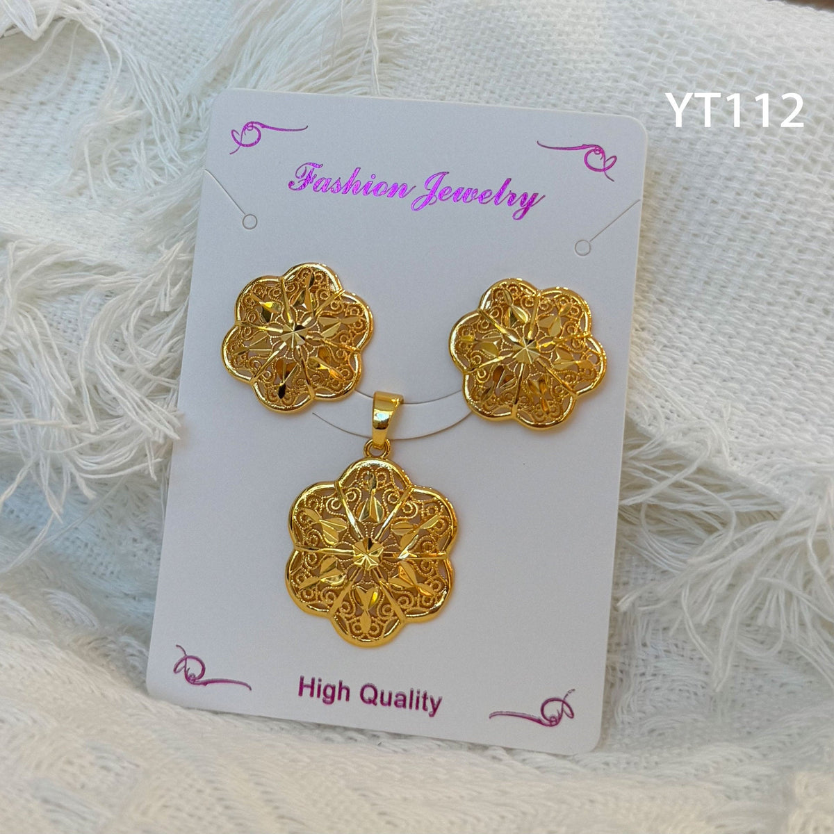 Niche Design Mild Luxury Retro Golden Versatile Jewelry Set
