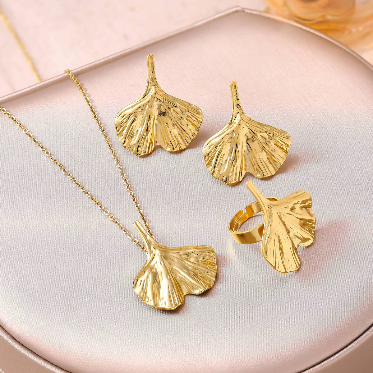 Women's French Stainless Steel Suite Light Luxury High-grade Jewelry Set