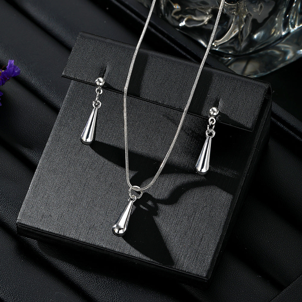 Women's Fashion Metal Water Drop Ear Design Exquisite Jewelry Set