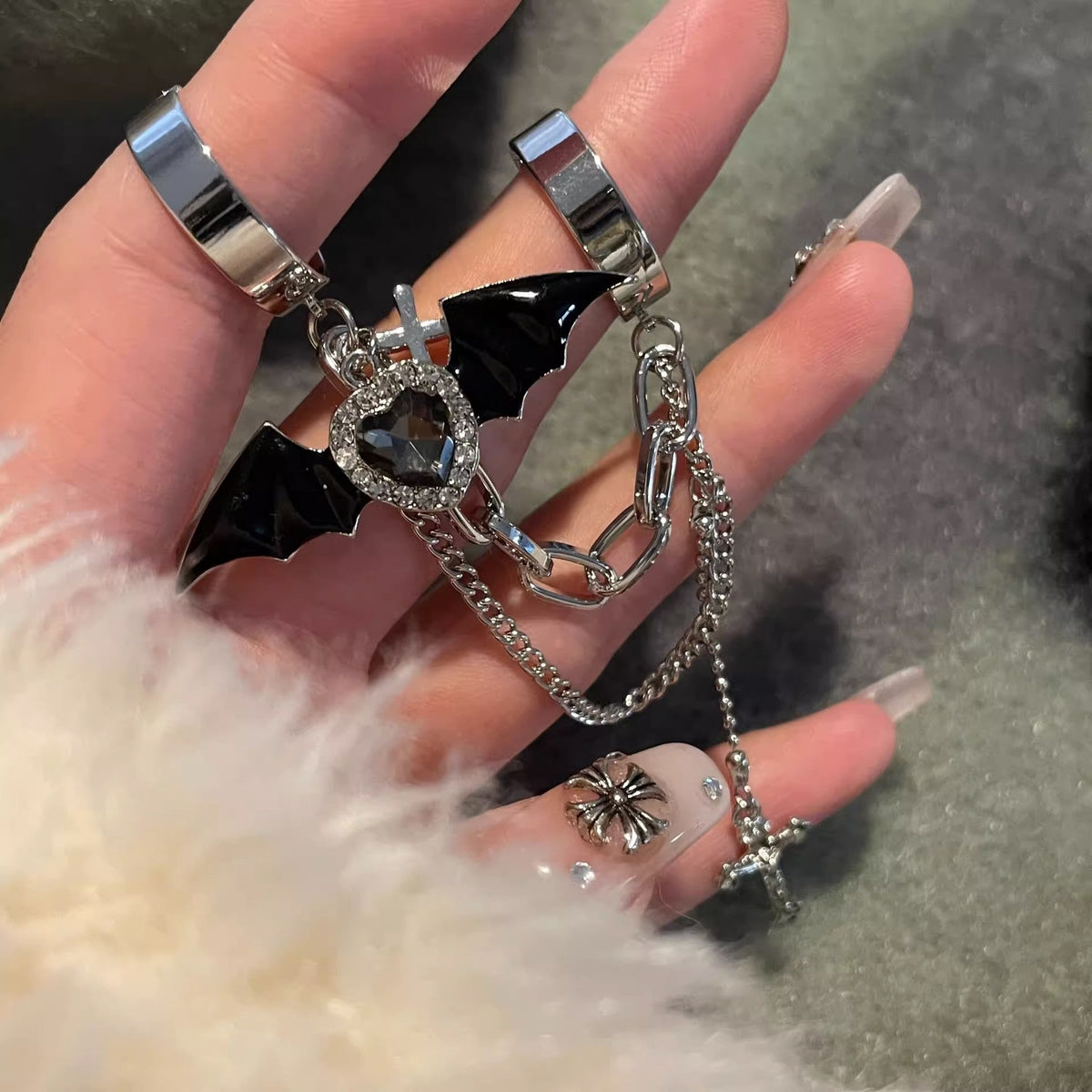 Cool Devil Clips Female Niche Design Dark Ear Clip