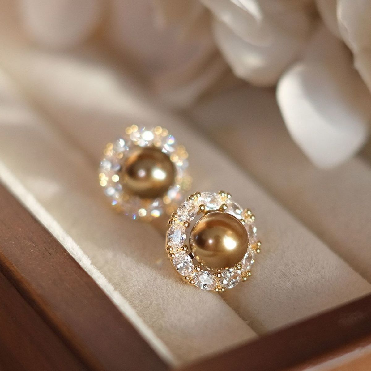 Classic Elegant Light Luxury Minority Round Champagne Pearl Rings