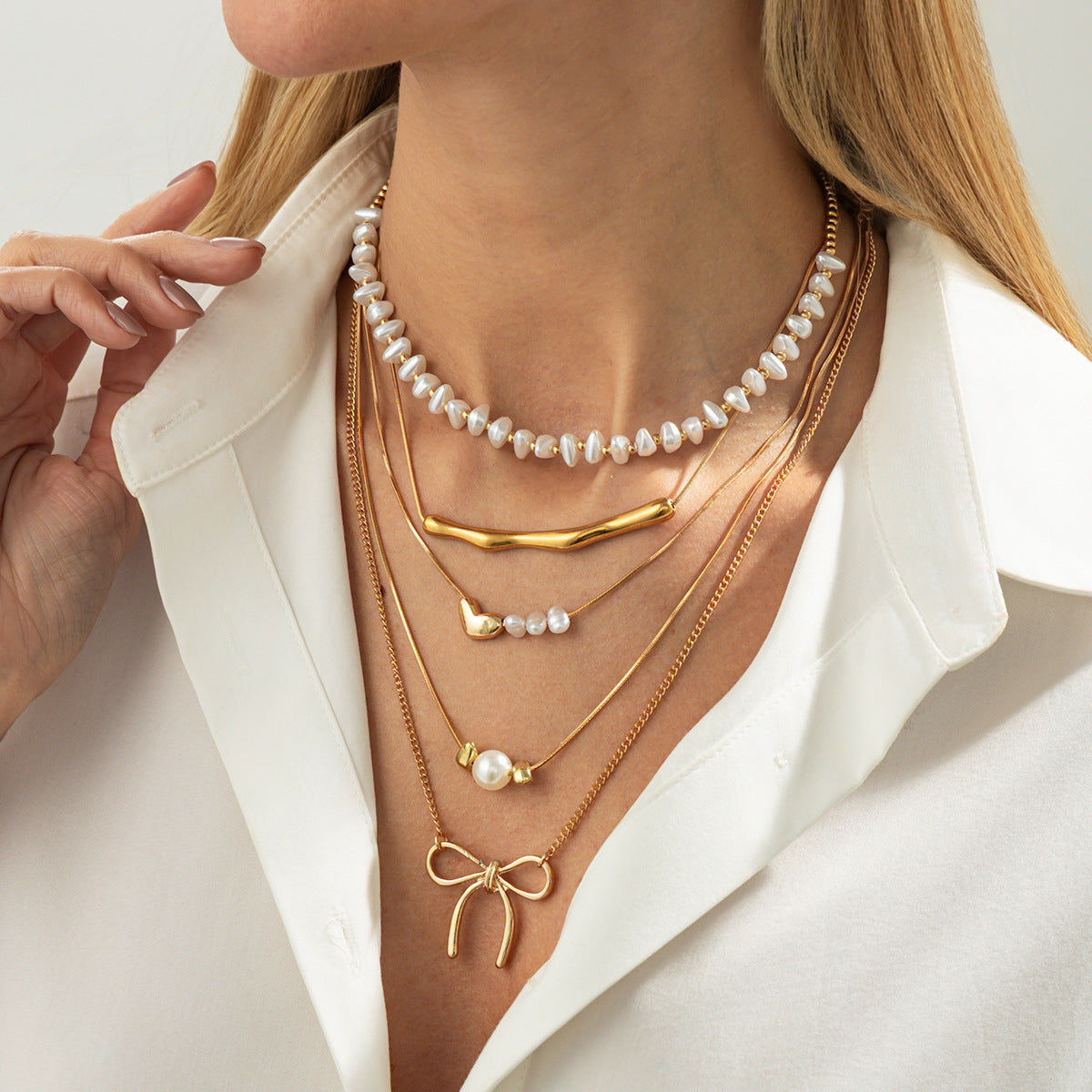 Fashion Cross Twin U-shaped Buckle Ladies Necklace