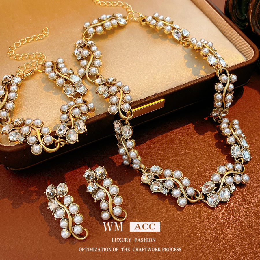 Pearl Light Luxury Minority Clavicle Chain Jewelry Set