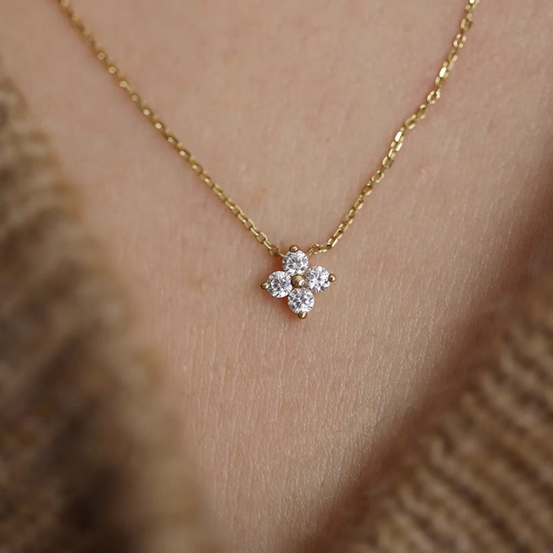 Small Zircon Four-leaf Flower Full Diamond Light Luxury High-grade Necklace