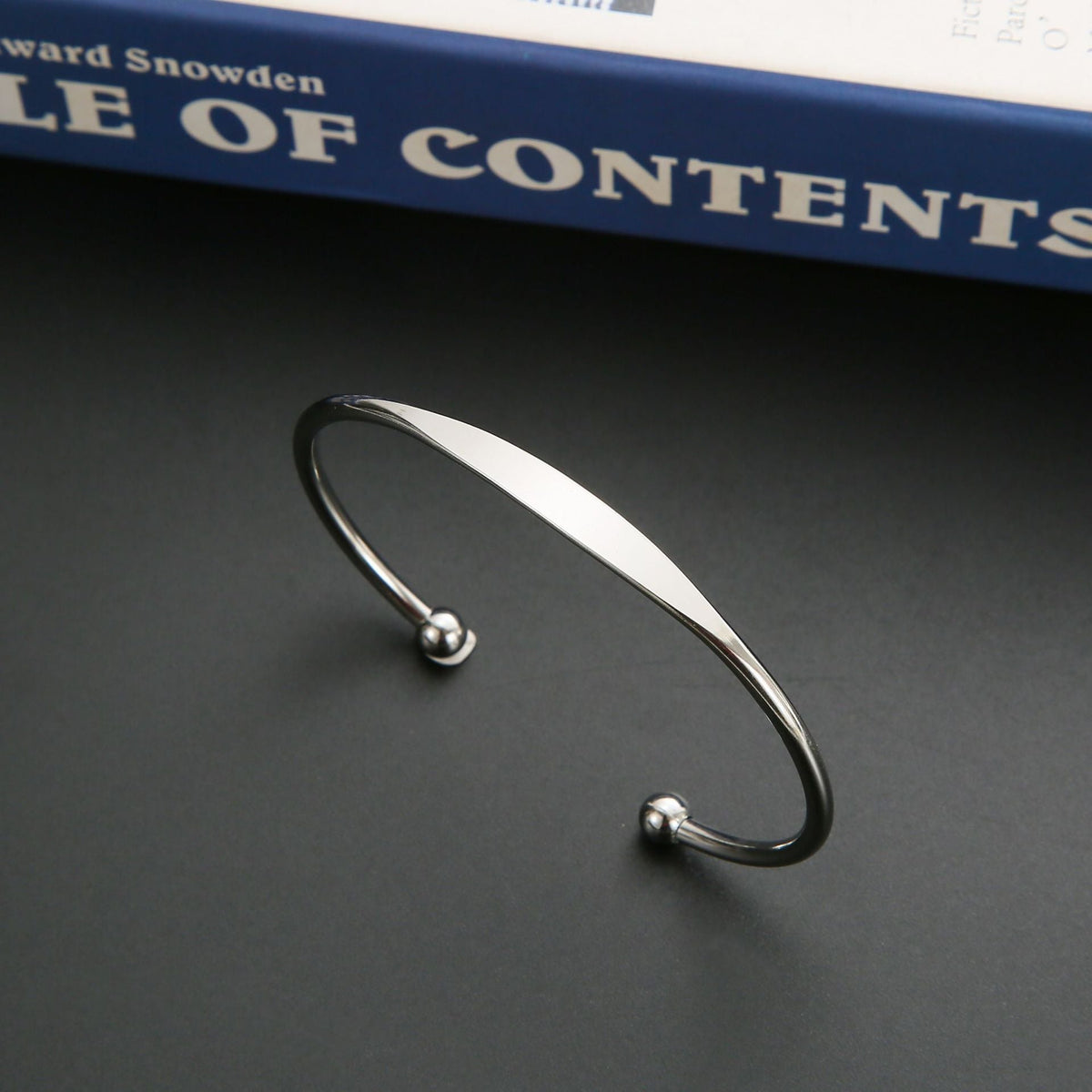 Titanium Steel Female High-grade Shaped Opening Light Bracelets