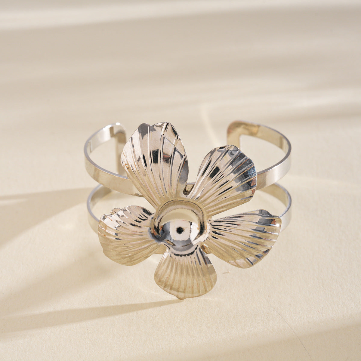 Flowers Open-ended Design Personalized Light Luxury Bracelet