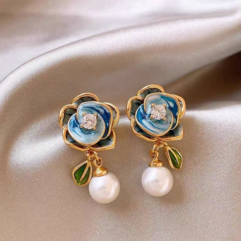 Jardin Monet Blue Glaze Flowers Pipa Pearl Chinese Retro Light Stud Earrings